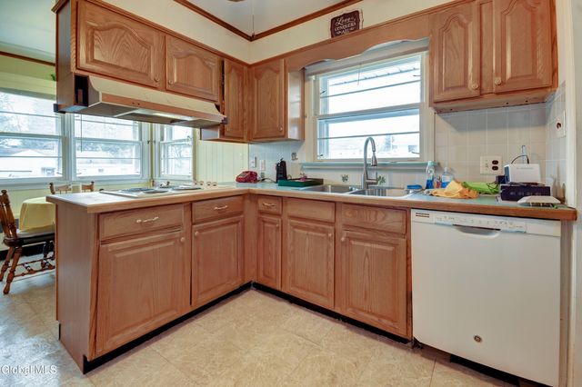 22 Julia Street, Amsterdam, NY 12010