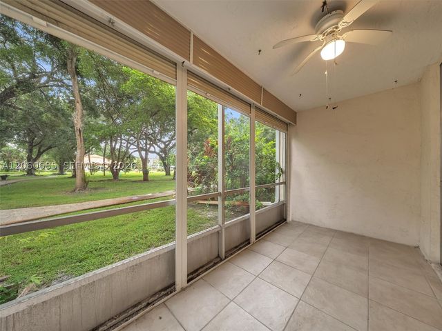 3070 NW 48th Ter 111, Lauderdale Lakes, FL 33313