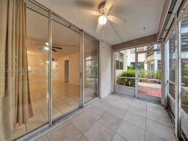 3070 NW 48th Ter 111, Lauderdale Lakes, FL 33313