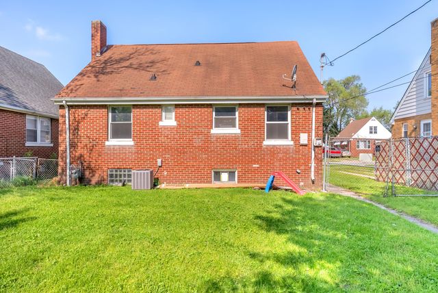 7221 Mclaughlin Avenue, Hammond, IN 46324