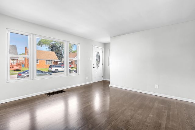 7221 Mclaughlin Avenue, Hammond, IN 46324