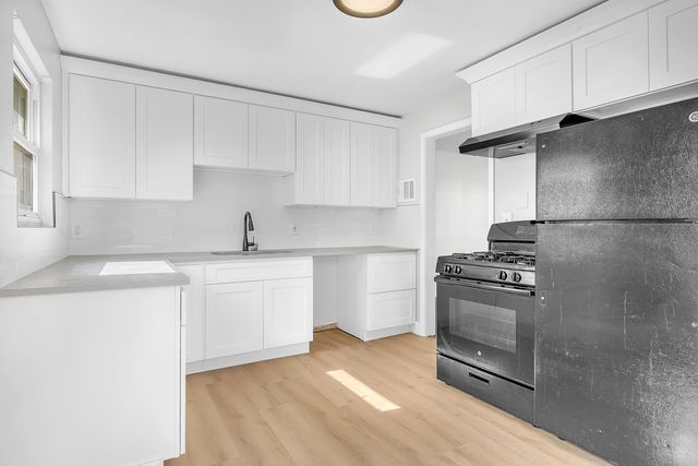 7221 Mclaughlin Avenue, Hammond, IN 46324