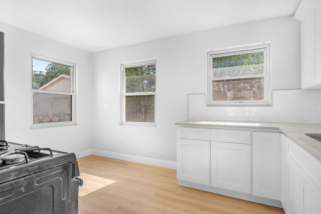 7221 Mclaughlin Avenue, Hammond, IN 46324