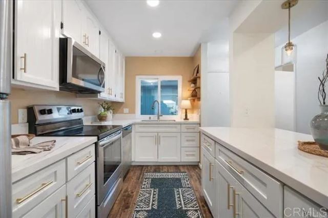 328 Winsome Place, Encinitas, CA 92024