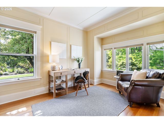 2524 Sw 17TH Ave, Portland, OR 97201