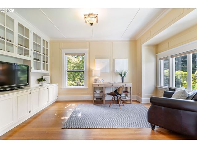 2524 Sw 17TH Ave, Portland, OR 97201