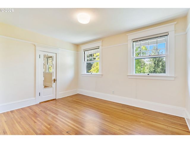 2524 Sw 17TH Ave, Portland, OR 97201