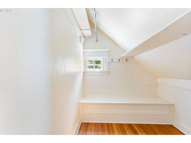 2524 Sw 17TH Ave, Portland, OR 97201