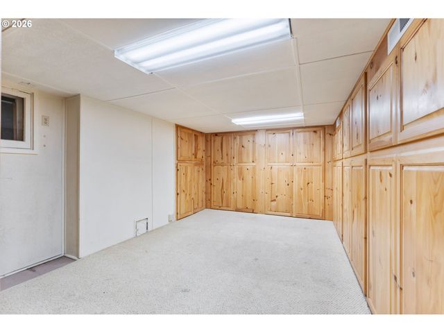 2524 Sw 17TH Ave, Portland, OR 97201