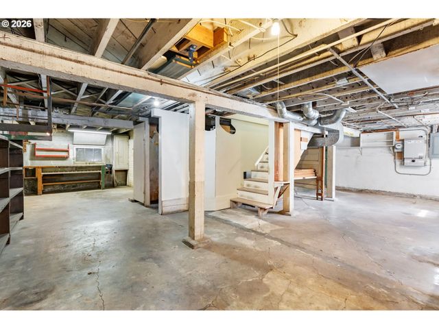 2524 Sw 17TH Ave, Portland, OR 97201