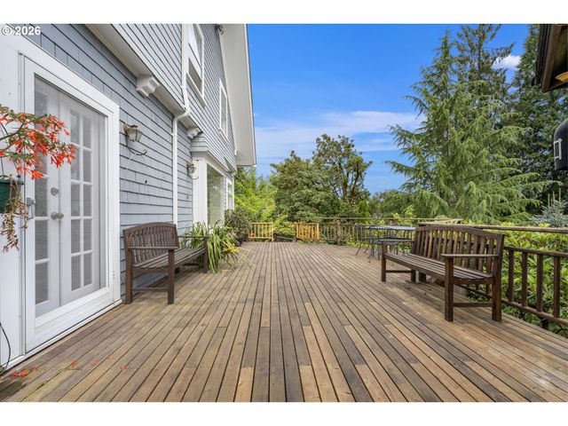 2524 Sw 17TH Ave, Portland, OR 97201