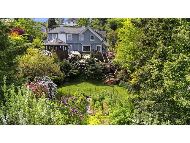 2524 Sw 17TH Ave, Portland, OR 97201