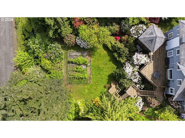 2524 Sw 17TH Ave, Portland, OR 97201