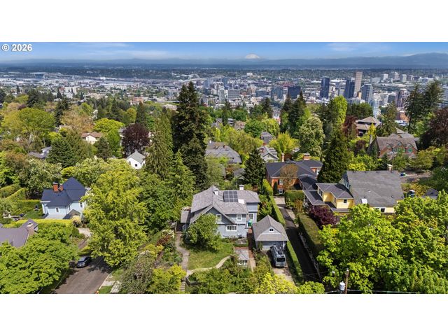 2524 Sw 17TH Ave, Portland, OR 97201
