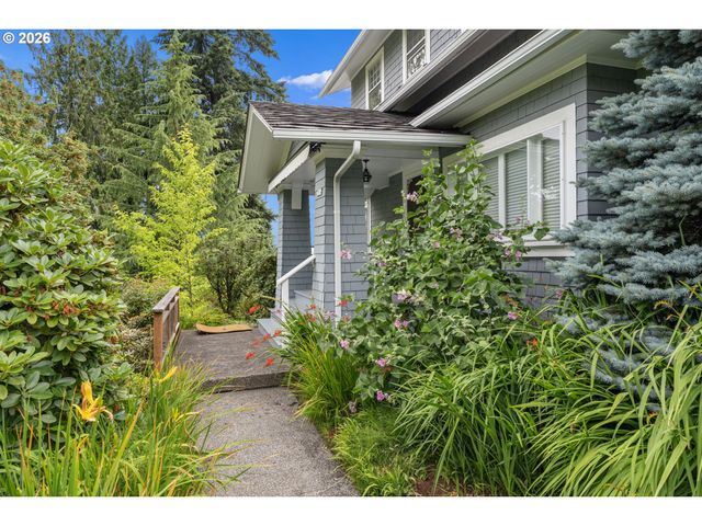 2524 Sw 17TH Ave, Portland, OR 97201