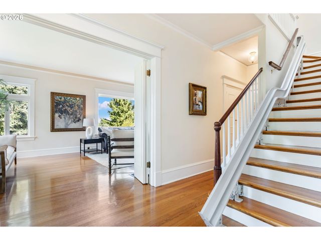 2524 Sw 17TH Ave, Portland, OR 97201