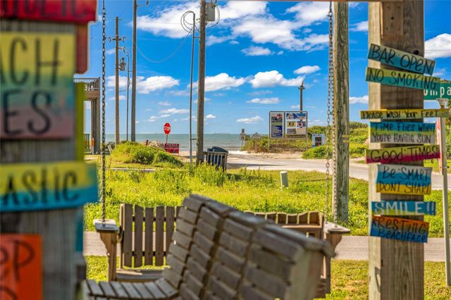 846 S Crystal Beach Road, Port Bolivar, TX 77650