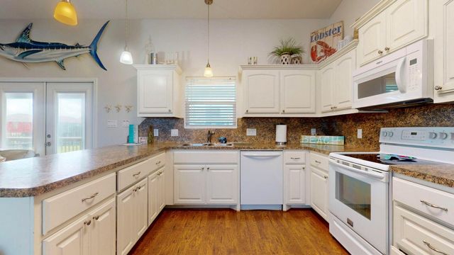 846 S Crystal Beach Road, Port Bolivar, TX 77650