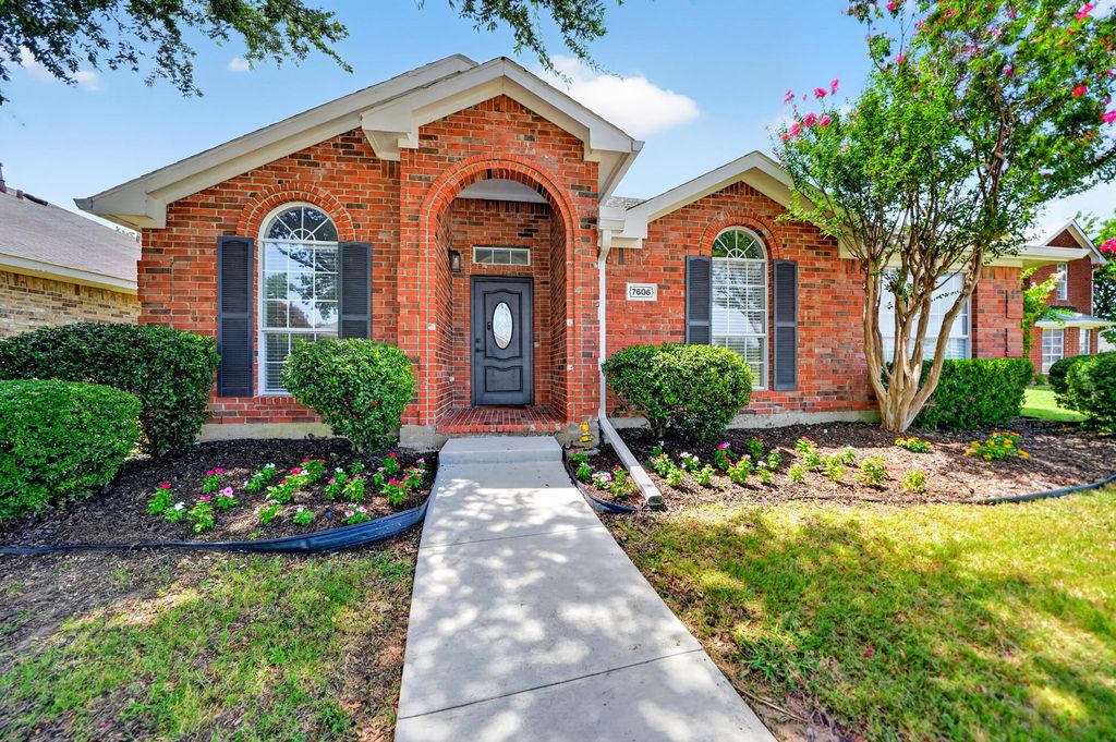 7606 Harbor Drive, Rowlett, TX 75088