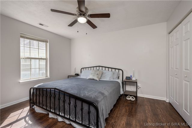 913 Carriage House Court, Jeffersonville, IN 47130