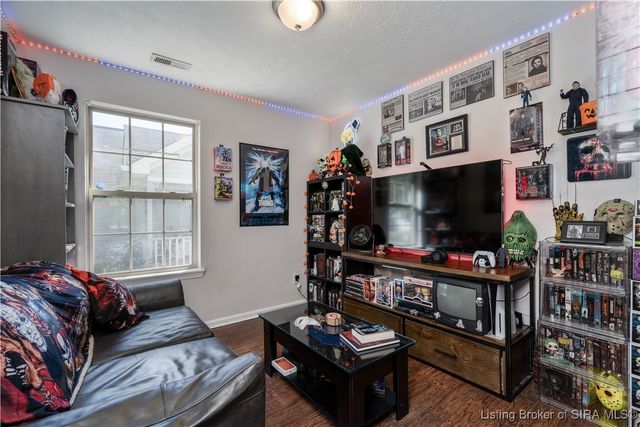 913 Carriage House Court, Jeffersonville, IN 47130