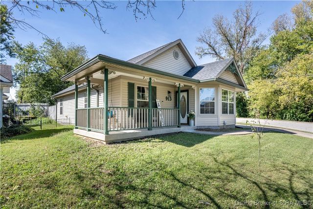 913 Carriage House Court, Jeffersonville, IN 47130