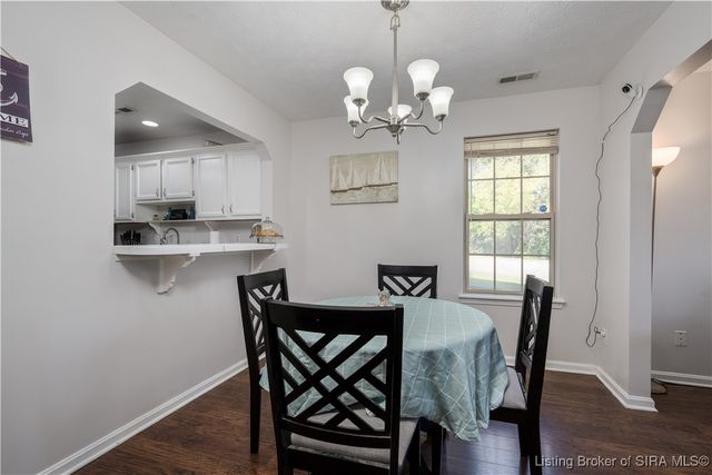 913 Carriage House Court, Jeffersonville, IN 47130
