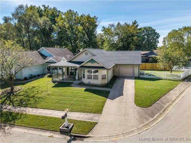 913 Carriage House Court, Jeffersonville, IN 47130