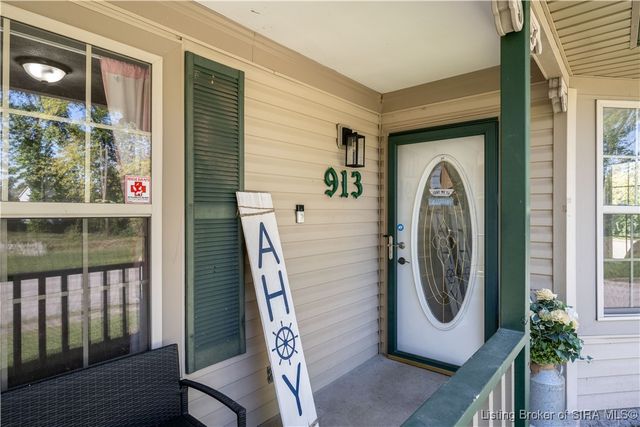 913 Carriage House Court, Jeffersonville, IN 47130