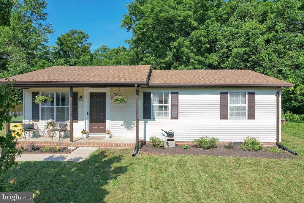 168 DEXTER DR, Martinsburg, WV 25405