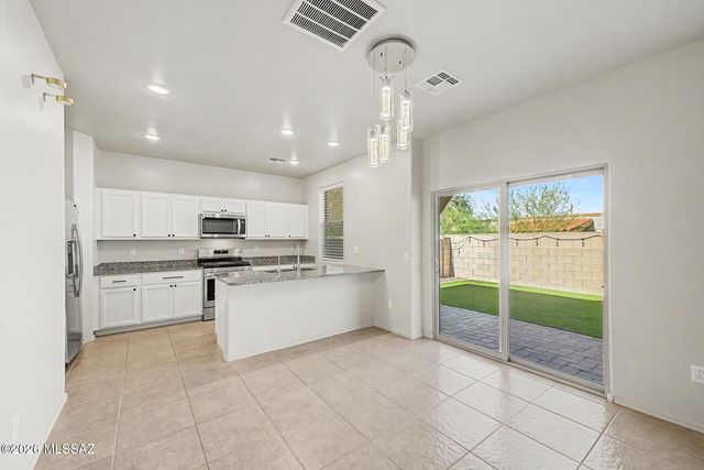 4240 E Columbus Park Place, Tucson, AZ 85712