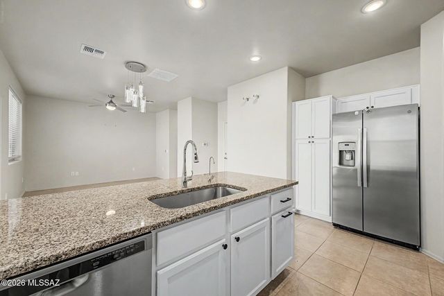 4240 E Columbus Park Place, Tucson, AZ 85712
