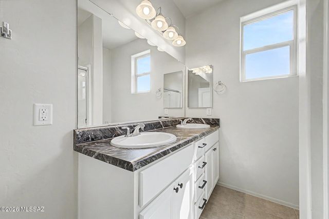 4240 E Columbus Park Place, Tucson, AZ 85712