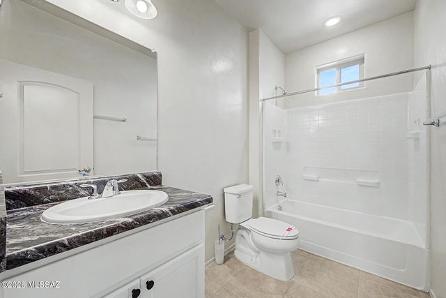 4240 E Columbus Park Place, Tucson, AZ 85712