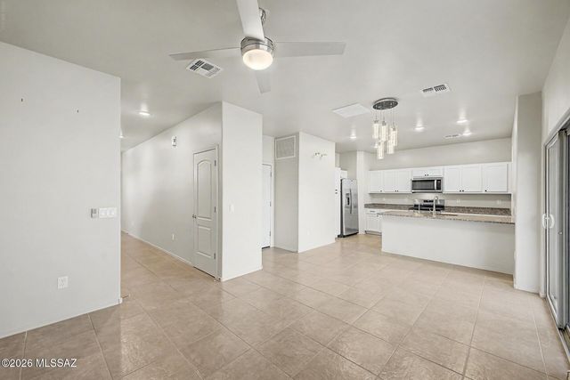 4240 E Columbus Park Place, Tucson, AZ 85712