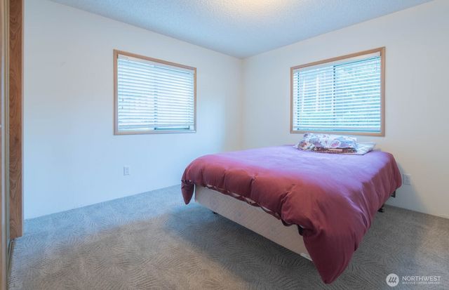 563 NW Silver Glen Lane, Bremerton, WA 98311