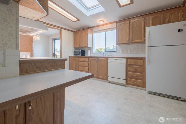 563 NW Silver Glen Lane, Bremerton, WA 98311