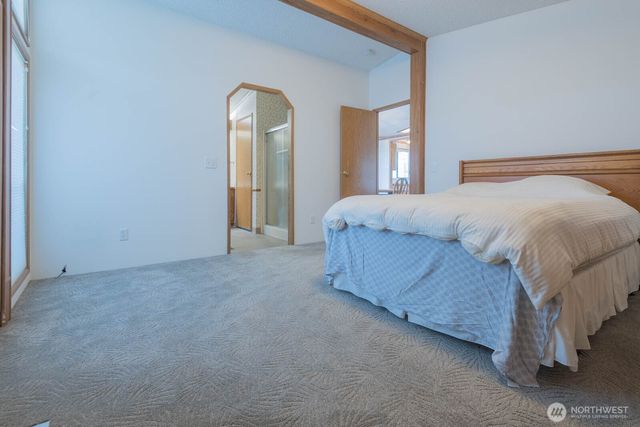 563 NW Silver Glen Lane, Bremerton, WA 98311