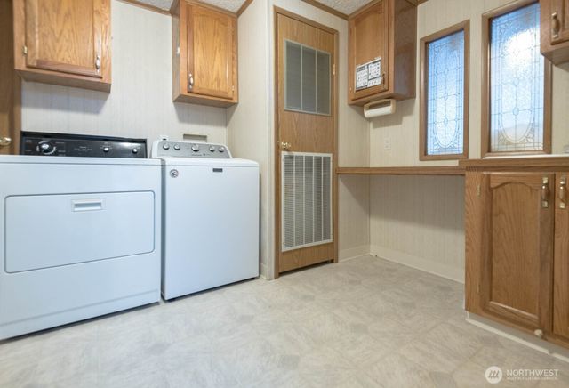 563 NW Silver Glen Lane, Bremerton, WA 98311