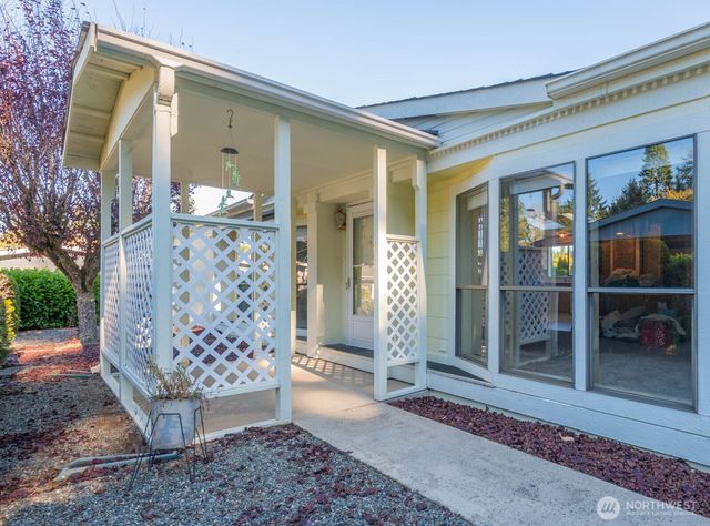 563 NW Silver Glen Lane, Bremerton, WA 98311