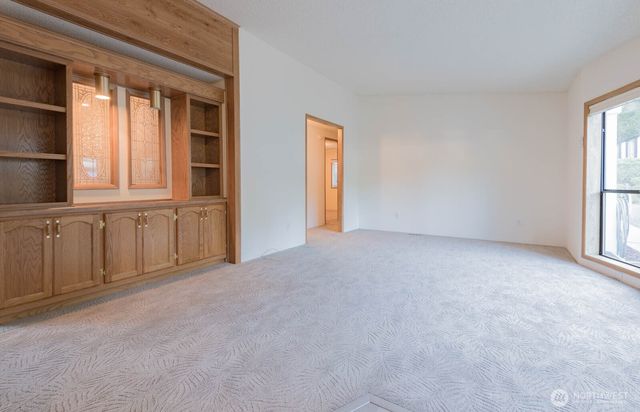 563 NW Silver Glen Lane, Bremerton, WA 98311