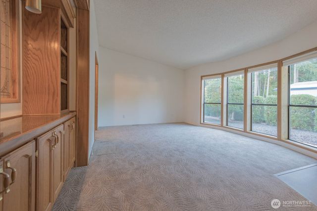 563 NW Silver Glen Lane, Bremerton, WA 98311