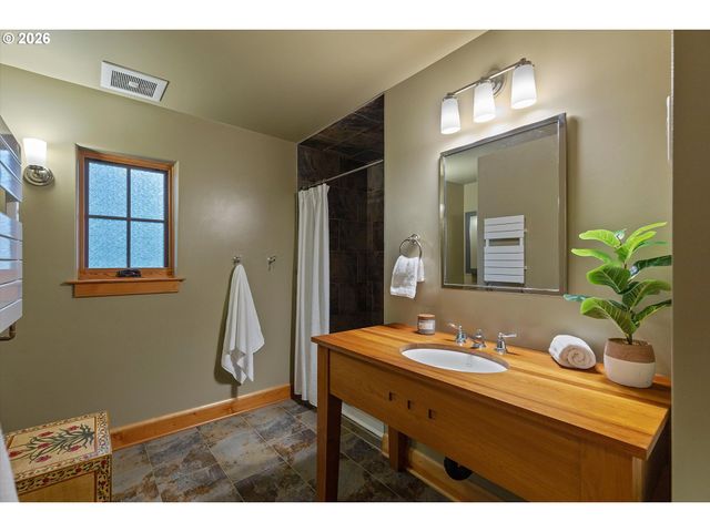 1273 11TH St, West Linn, OR 97068