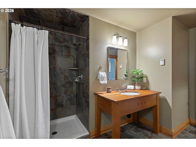 1273 11TH St, West Linn, OR 97068