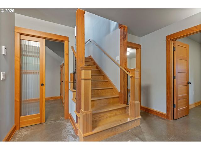 1273 11TH St, West Linn, OR 97068