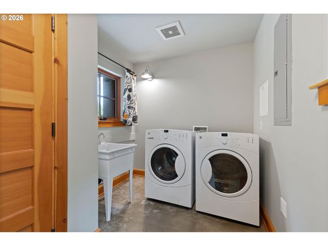 1273 11TH St, West Linn, OR 97068