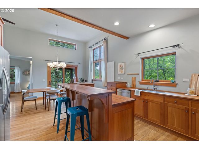 1273 11TH St, West Linn, OR 97068