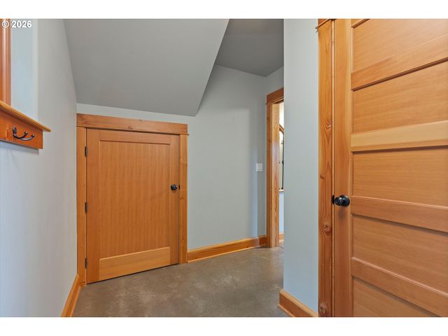 1273 11TH St, West Linn, OR 97068