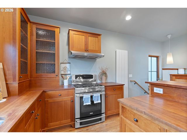 1273 11TH St, West Linn, OR 97068