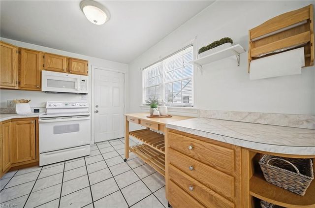 1382 Hammond CT, Norfolk, VA 23503